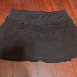 black lululemon skirt
